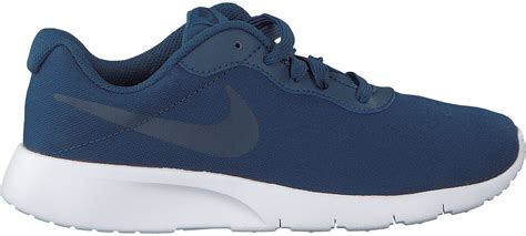 donker blauwe sneakers nike tanjun